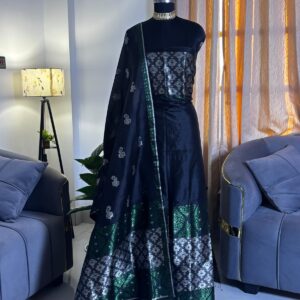 BLACK PAT KESAPAT WITH GUNA WORK MEKHELA SADOR